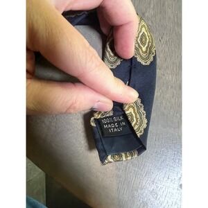 Coburne Square Mens Necktie 100% Silk Made in Italy Navy Blue OS